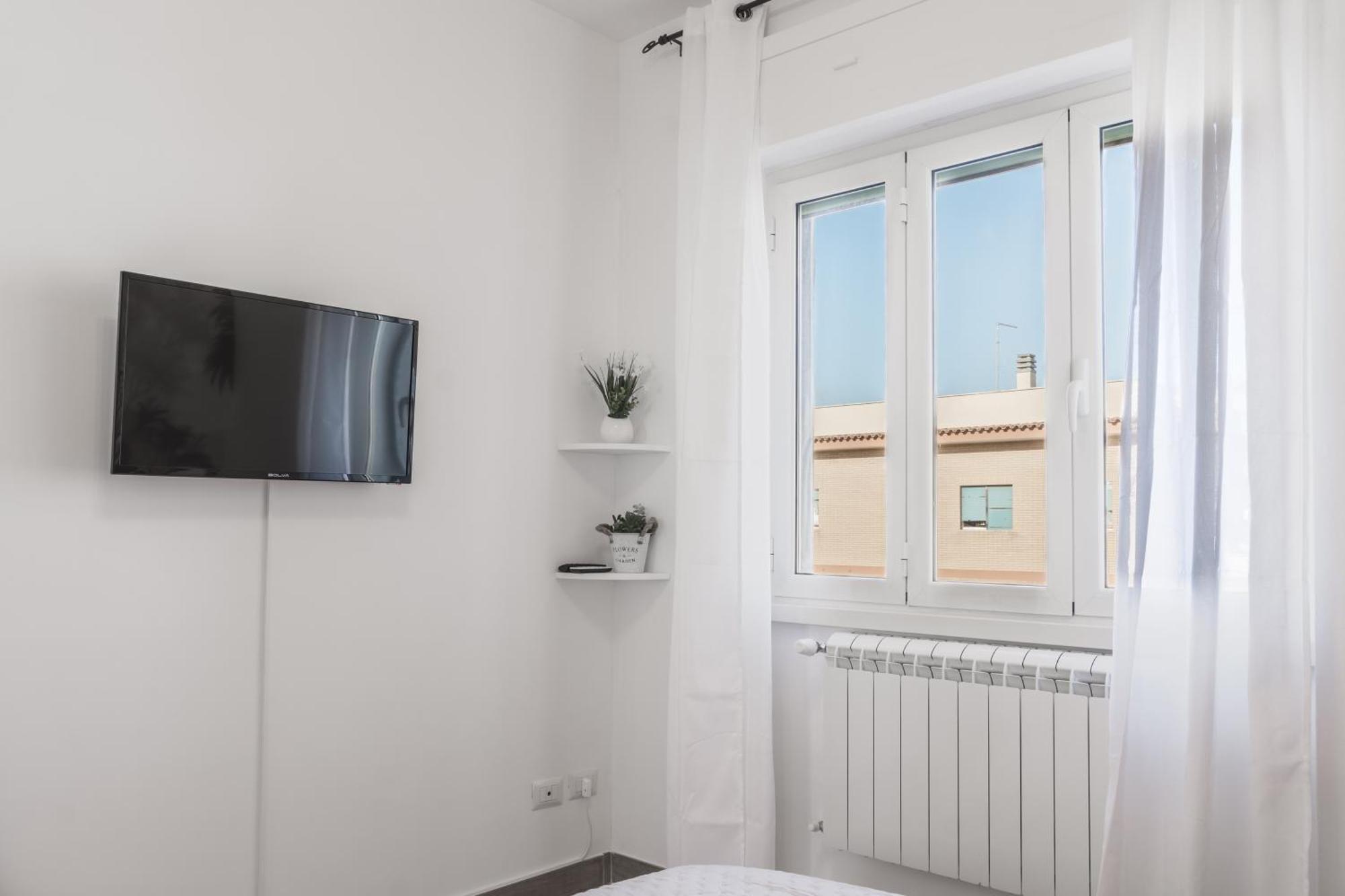 Enjoy And Fly Apartment ฟิวมิชีโน ภายนอก รูปภาพ